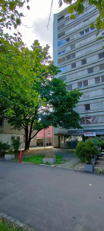 Corner Tower // Prijetno Stanovanje Za 4 Osebe + Free Parking Lublana Zewnętrze zdjęcie